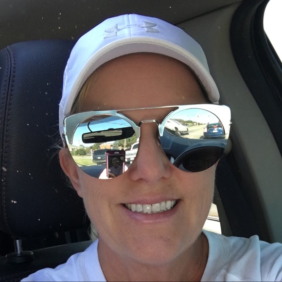 Meet your Posher, Christy - Picture 4 of 7